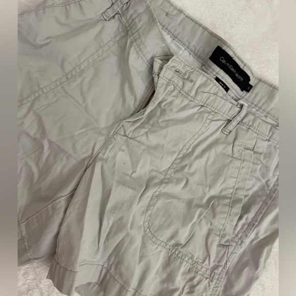 Calvin Klein, beige cargo shorts - Picture 2 of 3